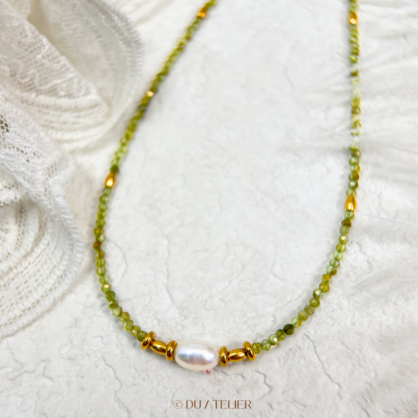 Minimalist Peridot Natural Pearl Necklace
