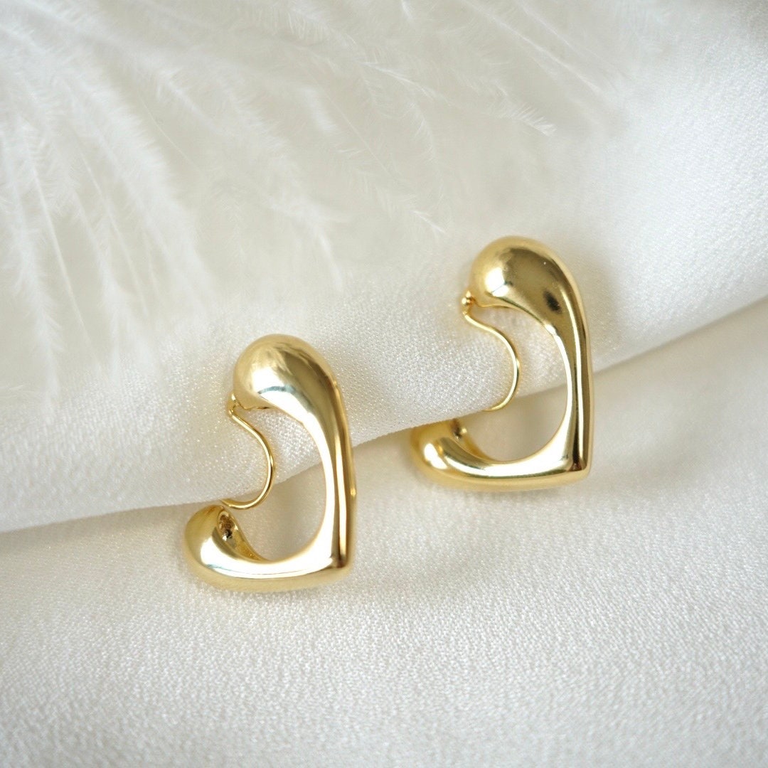 Minimalist Chunky Gold Love Heart Clip On Earrings